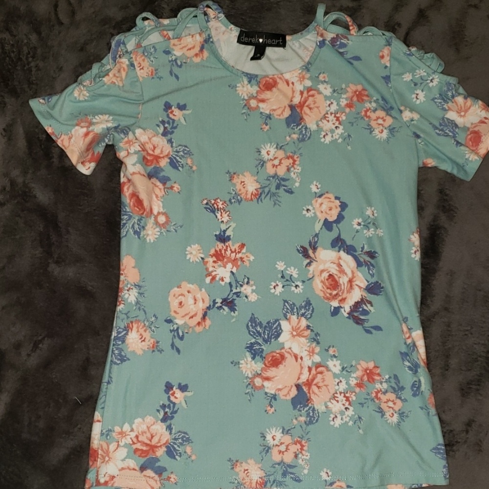 Short sleeve shirt